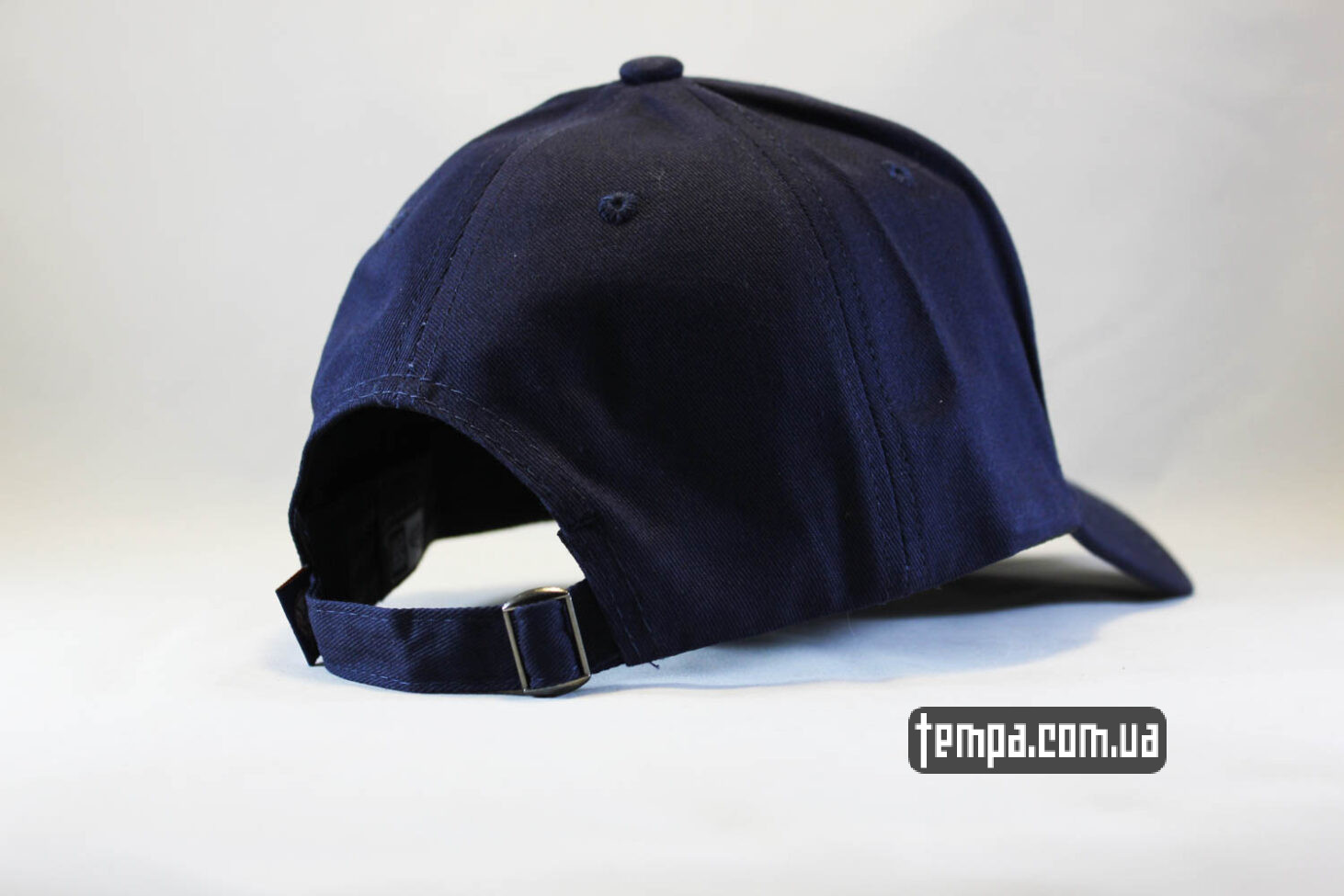 Стильная бейсбольная кепка New Era Yankees New York синего цвета с белым логотипом Стильная бейсбольная кепка New Era Yankees New York синего цвета с белым логотипом