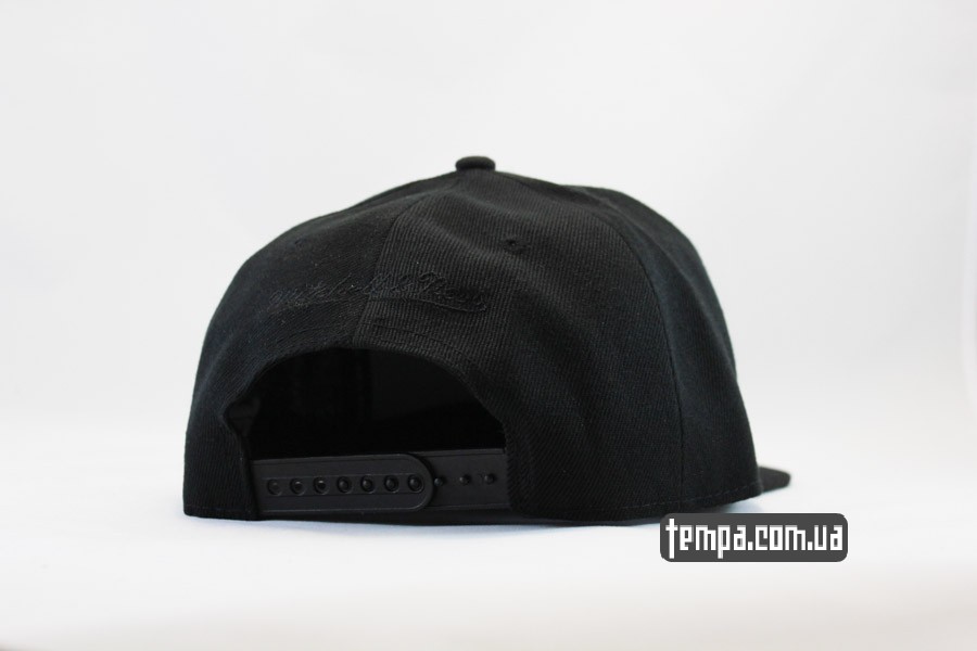купить одежду кепка бейсболка Chicago Bulls с быком черная NewEra