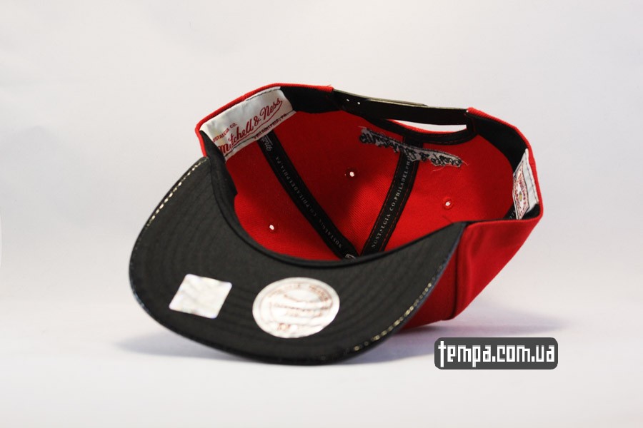 ровный короткий козырек кепка snapback Chicago Bulls red красная new Era с быком