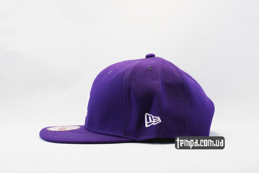 с прямым ровным козырьком кепка snapback LA Los Angeles New Era сиреневая фиолетовая