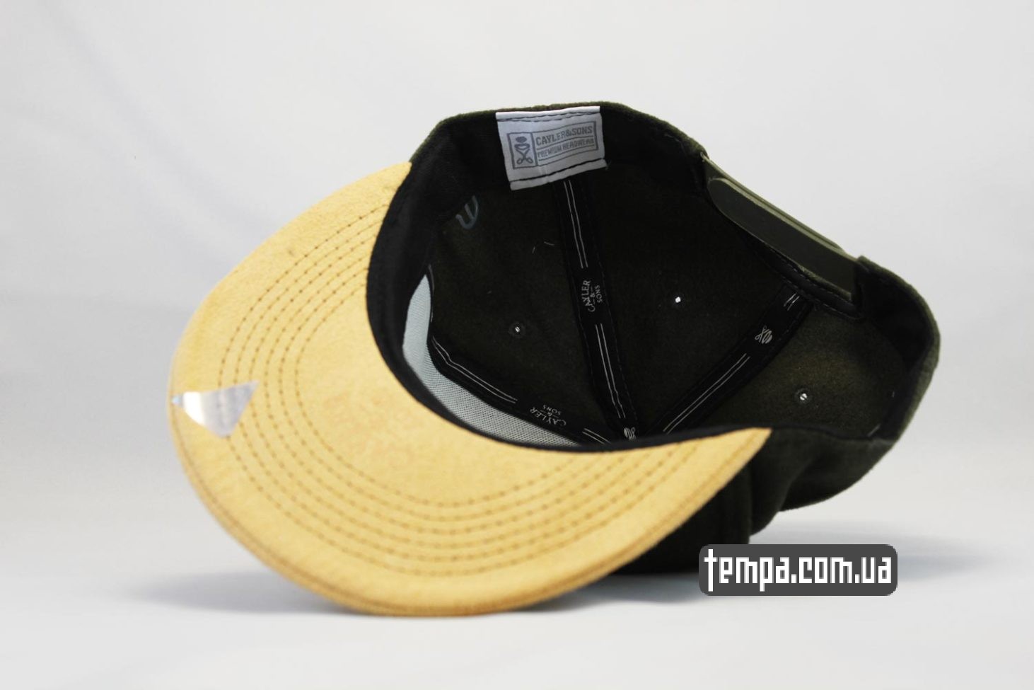 хипстерская одежда кепка snapback None Of your Business Cayler and Sons средний палец