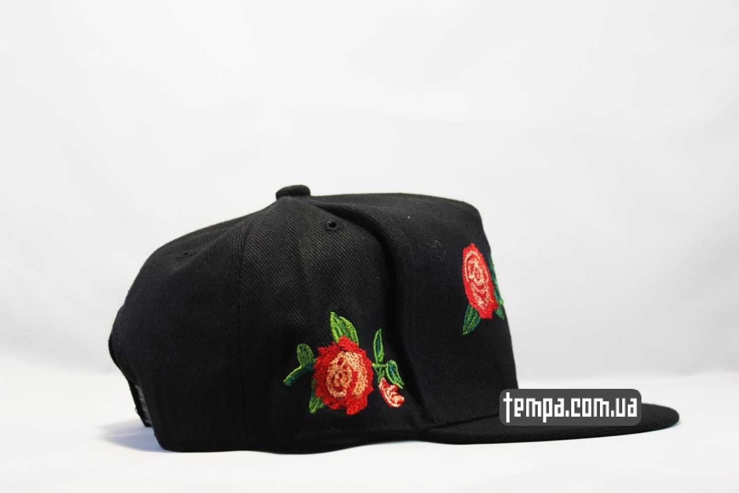 кепка Snapback MI CASA Cayler And Sons с розами черная кепка Snapback MI CASA Cayler And Sons с розами черная