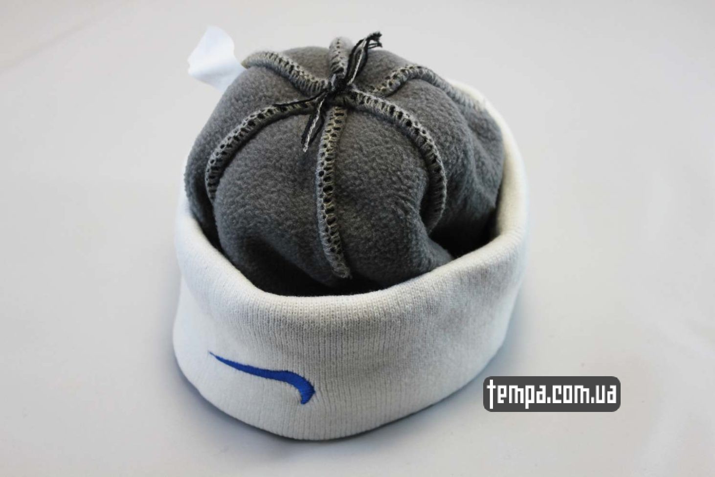 теплая зимняя шапка шапка beanie NIKE classic oldschool белая с синим