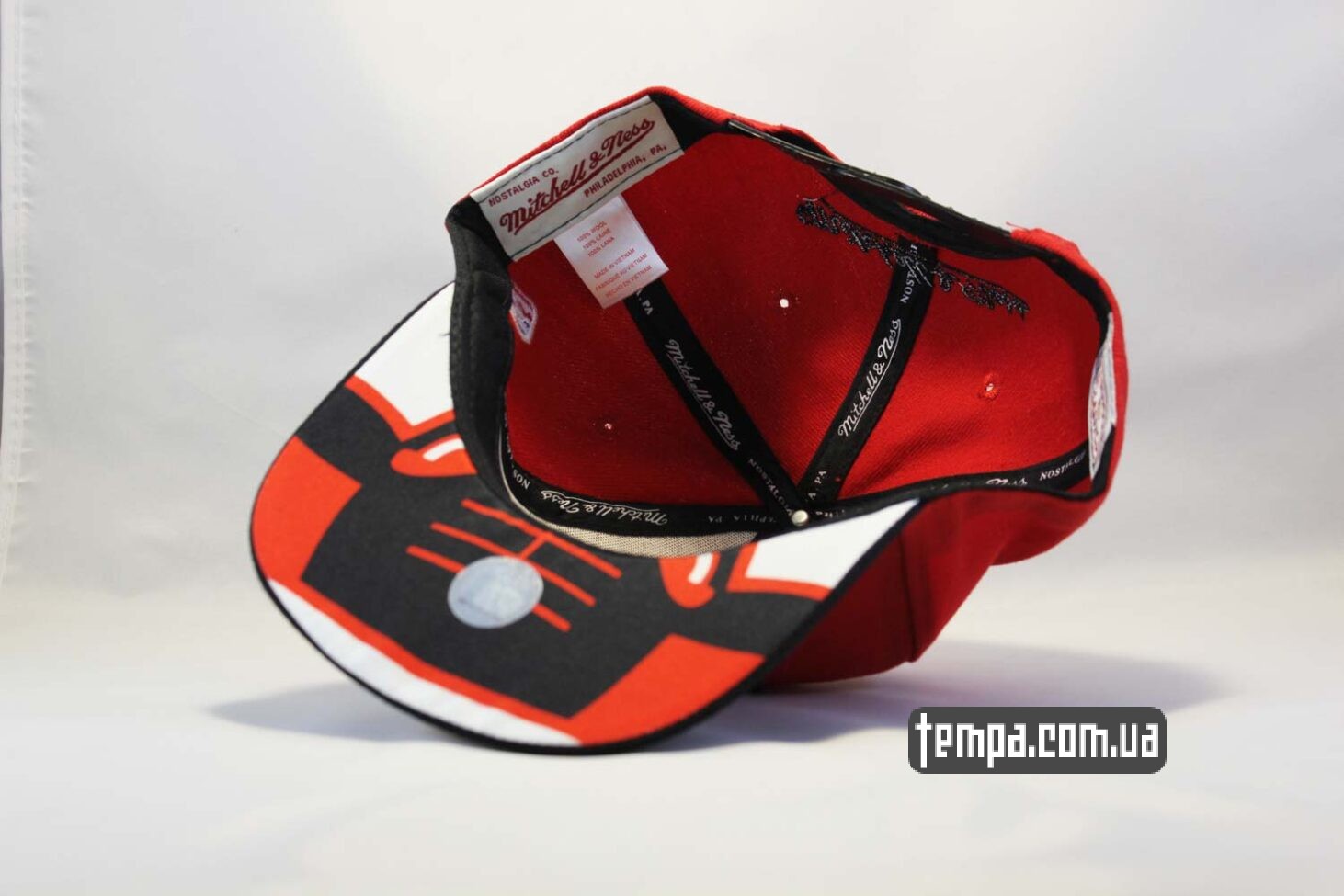 Mitchell and Ness кепка snapback Chicago Bulls New Era красная с быком Mitchell and Ness кепка snapback Chicago Bulls New Era красная с быком