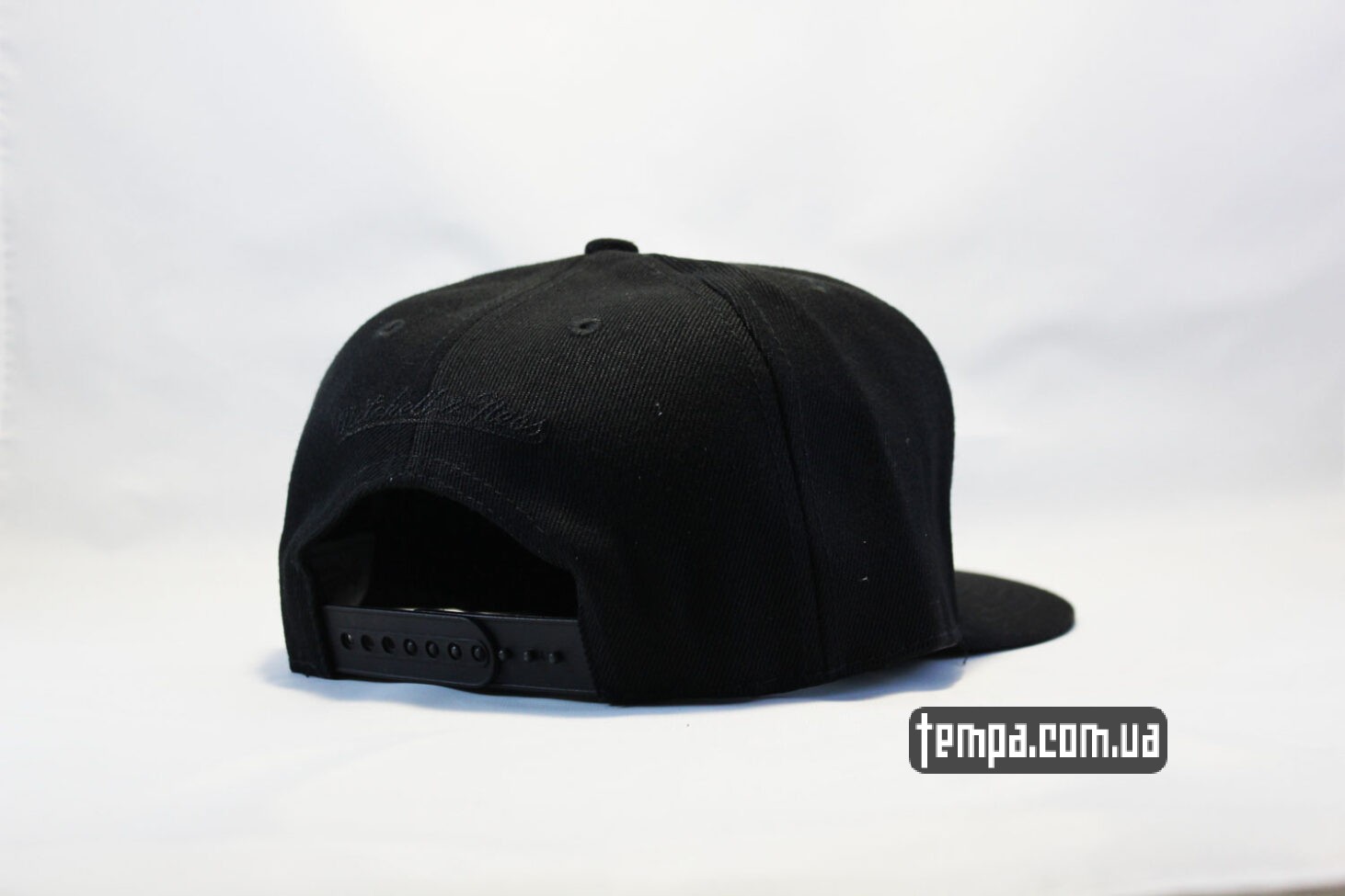 Mitchell and Ness кепка snapback Chicago Bulls black New Era черная с черным быком