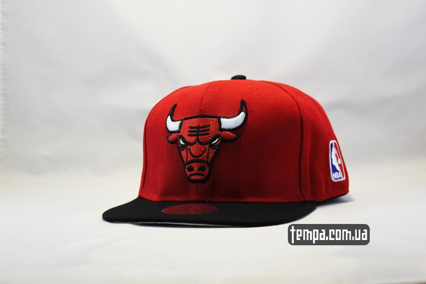 кепка snapback Chicago Bulls New Era красная с быком кепка snapback Chicago Bulls New Era красная с быком