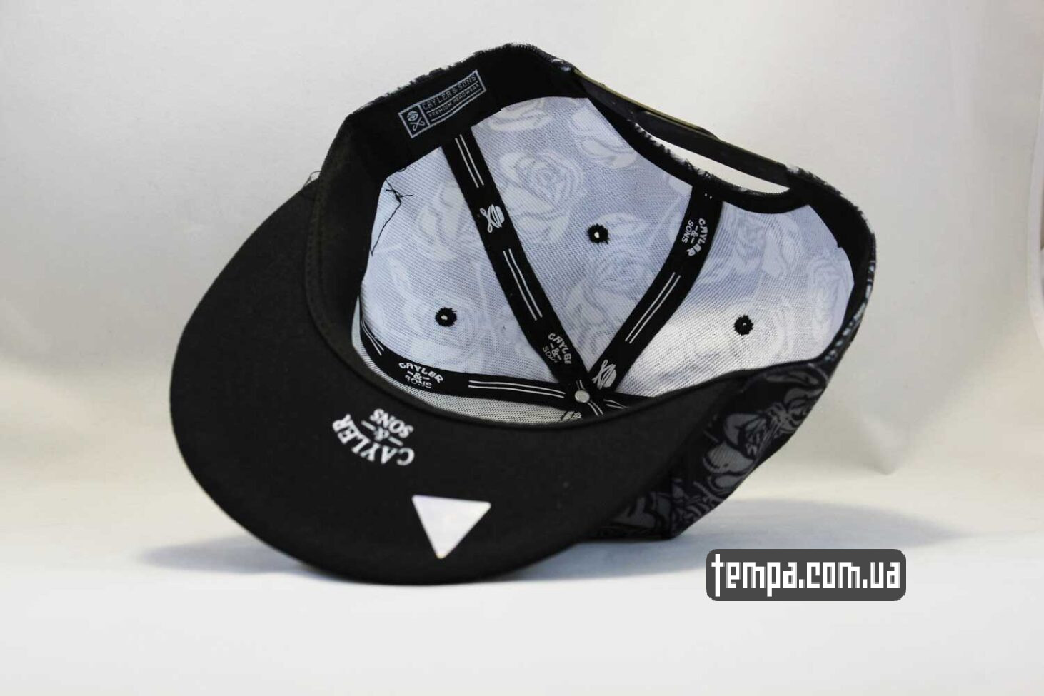 снепбеки с прямым козырьком кепка snapback Cayler and Sons черные розы купить Украина снепбеки с прямым козырьком кепка snapback Cayler and Sons черные розы купить Украина